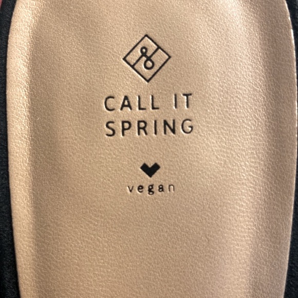 Vegan Sandals with Kitten Heel - Picture 5 of 5